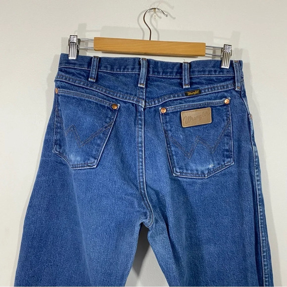 Wrangler Distressed Blue Jeans - Picture 9 of 10